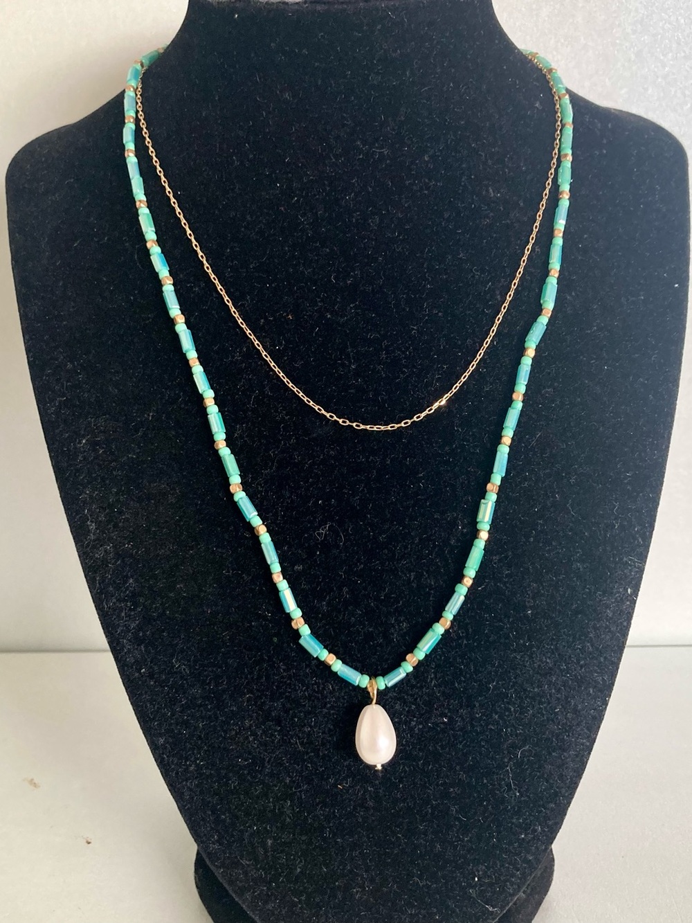 Beaded Layered gold & green tone Necklace with faux Pearl Pendant NWOT jewelry
